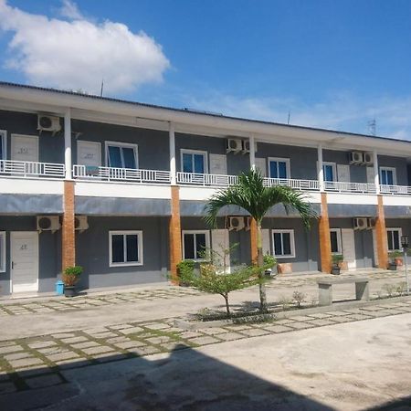 Liberty Homestay Parit  Extérieur photo