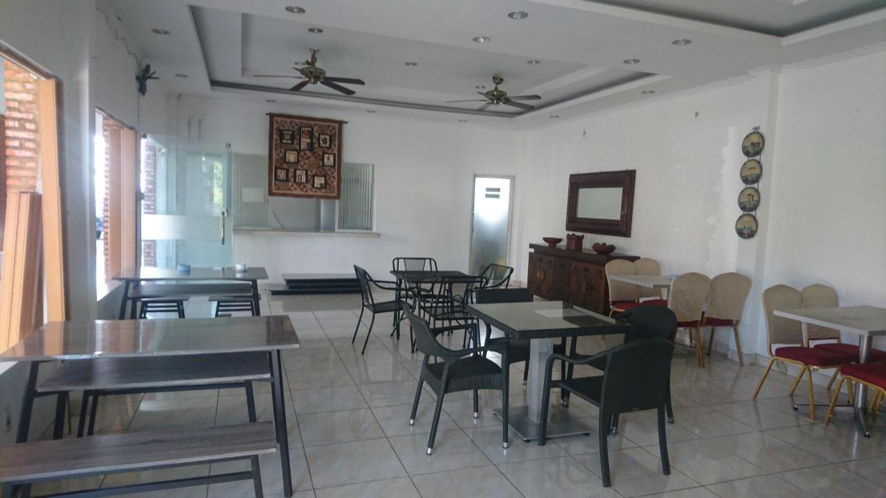 Liberty Homestay Parit  Extérieur photo